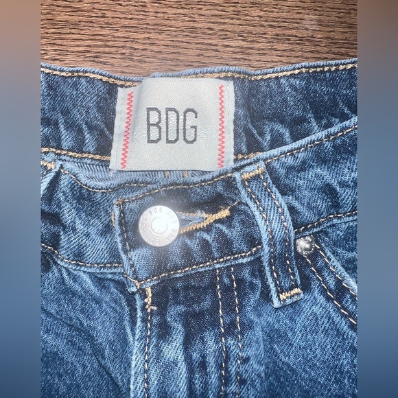 BDG Cowboy Jean Distressed Dark Wash Size 28/28.5” inseam - Picture 2 of 5